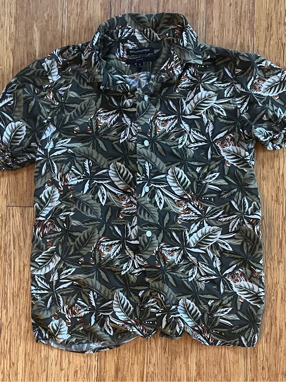 Banana Republic Men's Slim Fit Tropical Tiger Camp Collar Shirt